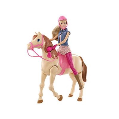 Barbie monta a caballo