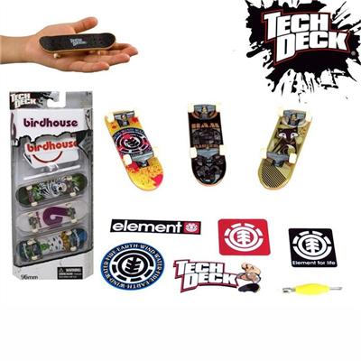 3 Finger Skates + Stickers/ Tatoo pour 19