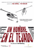 Un hombre en el tejado