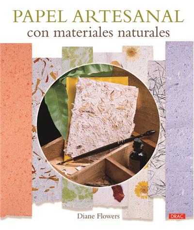 Papel artesanal con materiales naturales
