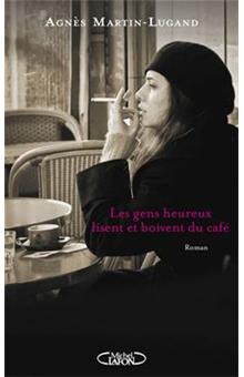 Les gens heureux lisent et boivent du café - 1