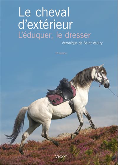 Le cheval d'extérieur l'éduquer, le dresser