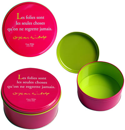Boite En Metal Ronde Citation Fushia Les Folies Oscar Wilde Metal Diam15 Cm H7 5 Cm Interieur De Couleur Vert Anis Objet Derive Objet Derive Citation Achat Livre Fnac