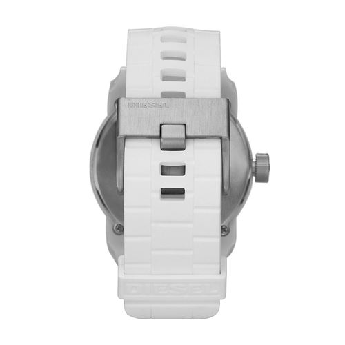 13 58 sur Montre Double Down 44 de Diesel trois aiguilles