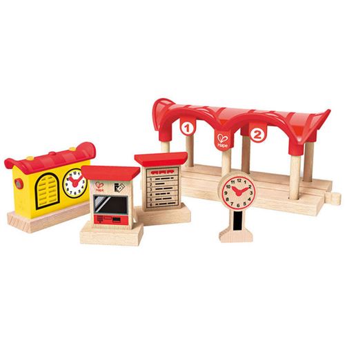 Hape Treinstation met licht en geluid E3702