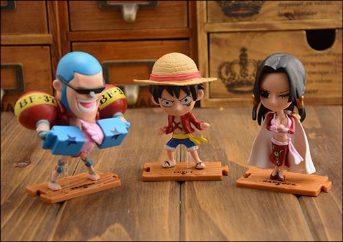 Set de 9 pièces Figurines Delicate One Piece Version théâtre Luffy Zoro  Nami Sanji Chopper Robin 9-19 CM avec Calendrier One Piece 2021 en français  - Figurine de collection - Achat & prix