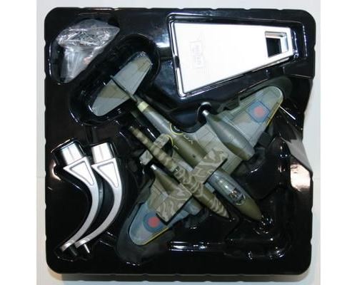 Corgi 1/72 Scale AA27403 - Gloster Meteor F1 & Doodlebug - 616 Sqn 1944