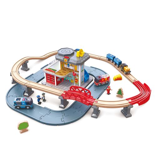Hape Circuit train caserne pompier et police, bois E3736