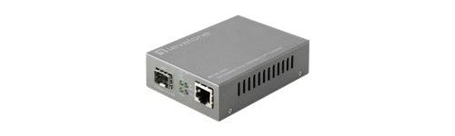 LevelOne Web Smart Series FVS-3800 - Convertisseur de média à fibre optique - 100Mb LAN - 10Base-T, 100Base-TX, 100Base-X - RJ-45 / SFP (mini-GBIC)