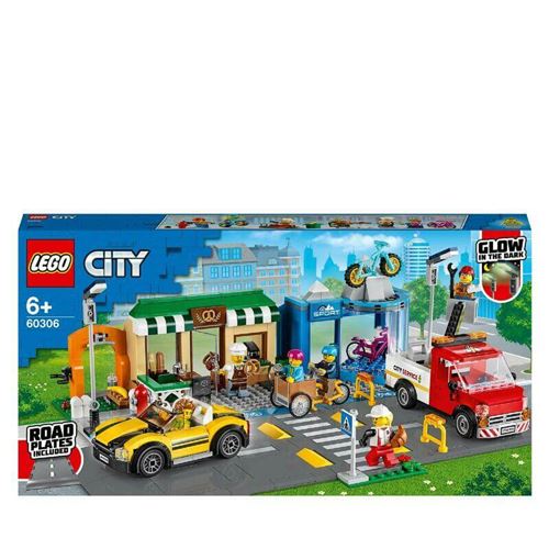 LEGO® City - La rue commerçante Set de construction avec camion, voiture et figurines - 60306