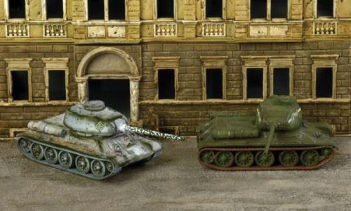 T 34/85 (x2) Italeri 1/72