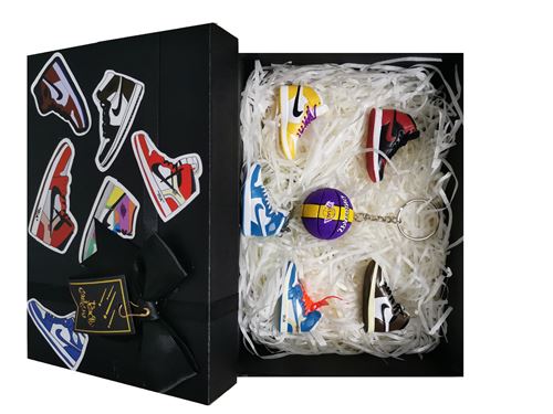Coffret de 6pcs collection mini A&J baskets chaussures et porte-clés basket-ball décoration NBA - Lakers de Los Angeles