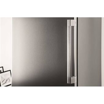 Whirlpool UW8 F2C XBI N 2 - Congélateur - vertical - pose libre - largeur : 59.5 cm - profondeur : 63 cm - hauteur : 187.5 cm - 263 litres - classe E - inox optique