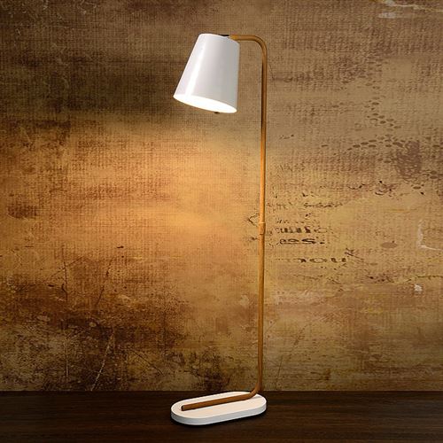 Lampadaire en bois avec abat jour conique en métal blanc hauteur 140cm Cona blanc blanc