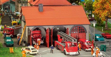Caserne des pompiers - FALLER 130160 - - spécialiste modèle réduit