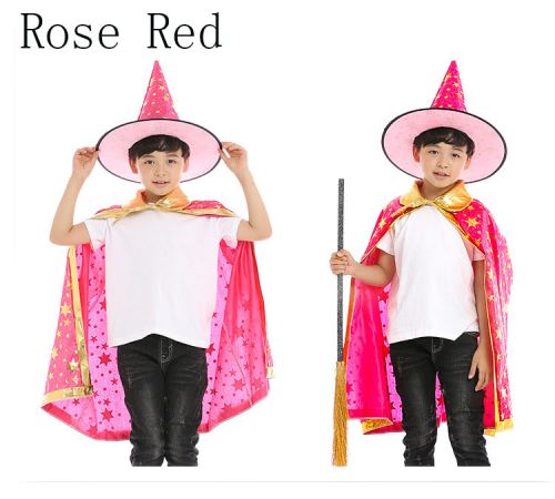 Des enfants jouent un ensemble de chapeaux de capitaine avec cape dorée à cinq étoiles Rose rouge