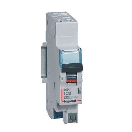 Legrand Noir Disjoncteur Phase + Neutre Dnx³ 4500 6Ka Arrivée Bornes Automatiques 1 Module 1P+N 230V 20A - 406784