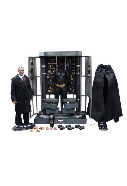 Hot Toys MMS235 - DC Comics - The Dark Knight - Batman Armory With Alfred Pennyworth