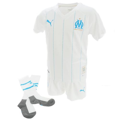 Ensemble minikit football Puma Ensemble minikit football Puma Om home minikit wht cdt Blanc taille : 5ans réf : 19626 Blanc taille : 5ans réf : 19626