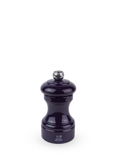 The aubergine Bistro pepper mill is a chic and contemporary reinterpretation of Peugeot's first pepper mill, created in 1874. Bistro