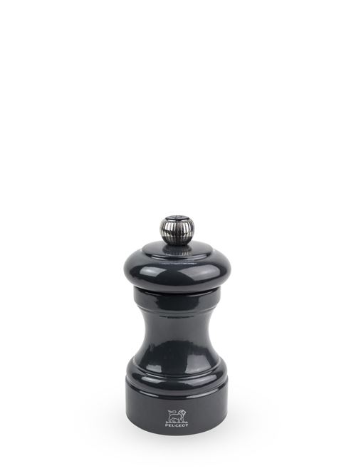 In contrast to some of the dazzlingly bright pepper mills in the Bistrorama range, the subtle tones of this slate grey gloss bring warmth and calming vibes to the table as well as a timeless elegance that will complement any interior style. Bistro