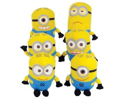 Peluche MINIONS 15 cm Modèle al éatoire (Stuart, Kevin ou Bob)