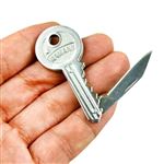 Clé avec couteau intégré en porte-clés