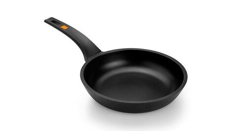 Bra efficace-poêle à frire en fonte d'aluminium compatible induction 16 cm