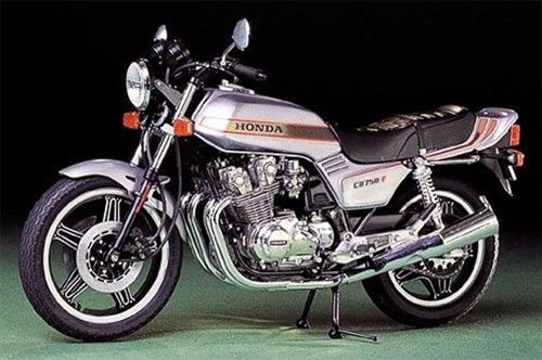 Honda CB 750 F Tamiya 1/12