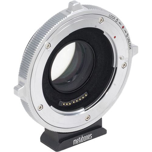 Metabones T CINE Speed Booster ULTRA 0.71x Adapter pour Canon EF à Micro Four Thirds