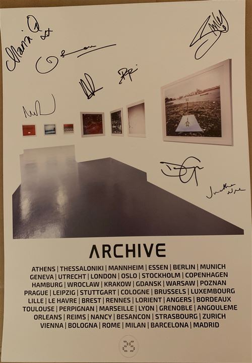 ARCHIVE - 25 - Tour 2019 - SIGNED - 40x60cm - Affiche État correct - N/A reconditionné disponible sur Fnac
