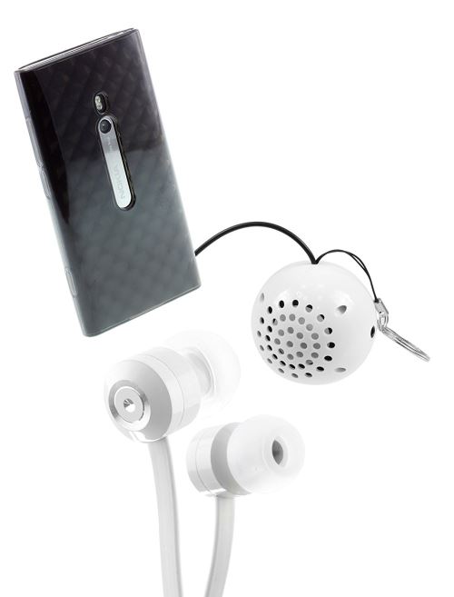 Nokia NOKL800BUN Coque en TPU + Mini enceinte + Ecouteurs pour Nokia Lumia 800