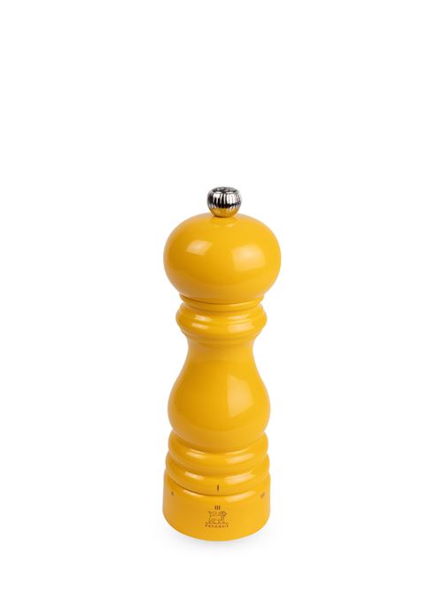 In this saffron yellow shade, lifting your energy and vitality, the 18 cm Paris u'Select pepper mill catches the eye and stimulates the senses. Made in France, the ParisRama collection designed by Peugeot lends itself to some colour combinations. Pink, blue, green or taupe grey – match your mill with the colour of your choice to create a bold, trendy salt and pepper set. Paris u'Select