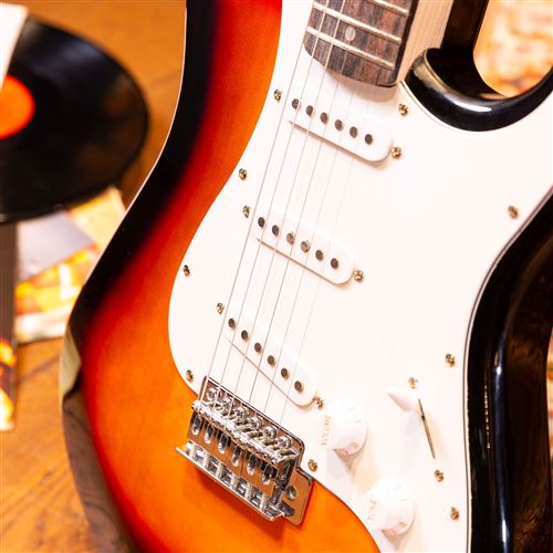 Guitare électrique Tronios MAX Pack guitare électrique GigKit avec  amplificateur 40 Watts - Sunburst, livré avec housse, médiators et un  accordeur numérique