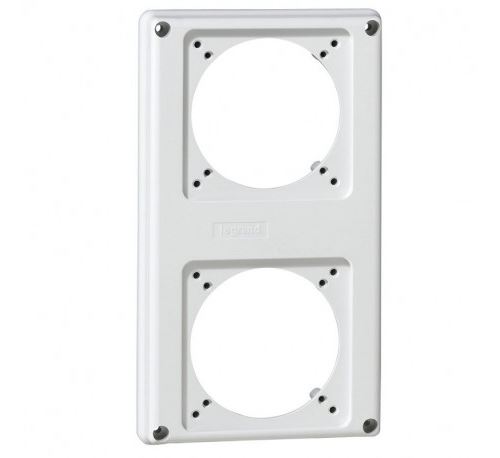Plastron p17 220x125mm recevant 2 prises 16a pour composer un coffret - 057713 - legrand