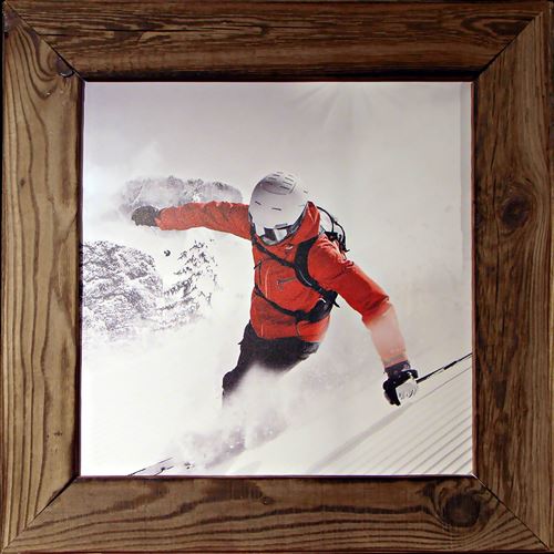 Tableau Deco Chalet en Vieux Bois - Skieur Rouge - 50x50 cm
