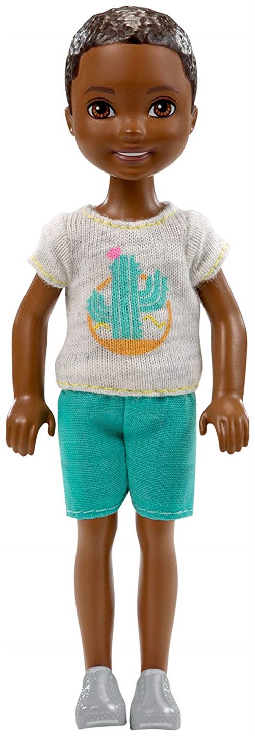 Barbie Famille mini-poupée Chelsea garçon avec tee-shirt cactus, jouet pour enfant, FHK94