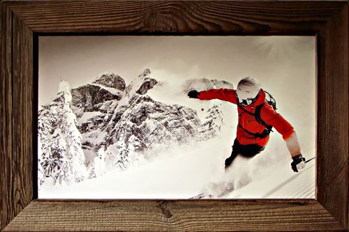 Tableau Deco Chalet en Vieux Bois -Skieur Rouge- 75x50 cm