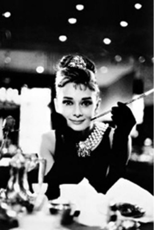 Diamants Sur Canapé Poster - Audrey Hepburn N/B (91x61 cm)