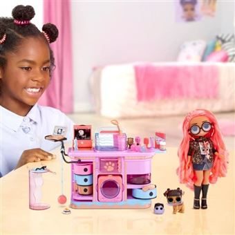 OMG I AM - Rescue Vet Set™ Cabinet de vétérinaire - Poupée + 2 animaux et accessoires - Dès 4 ans.