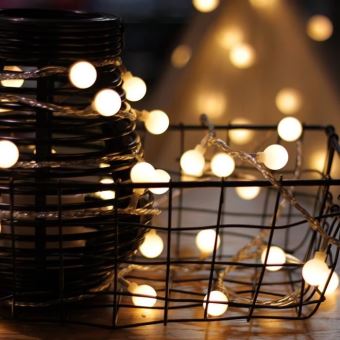 eTakin Guirlande Lumineuse 10M 80 Ampoules, Guirlande lumineuse LED à Piles  Petites Boules Blanc Chaud Décoration pour Fête Noël Mariage ET279 -  Luminaires extérieur à la Fnac