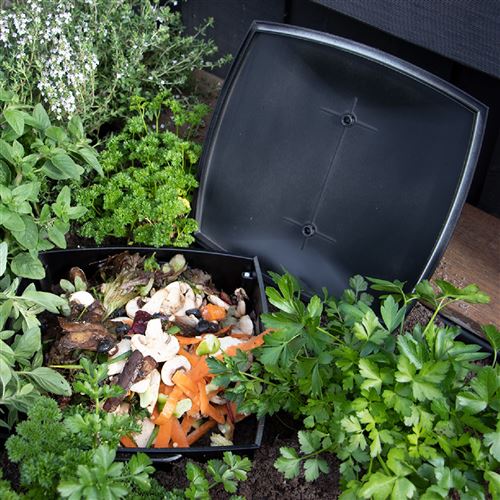 5 façons de cacher votre bac à compost  Composteur bois, Jardin naturel,  Composteur