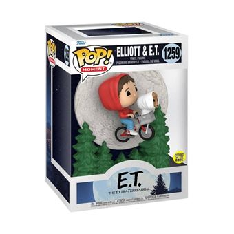 POP MOMENT: ET- ELLIOT AND ET FLYING(GW)