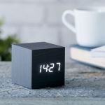Réveil Gingko cube Click Clock Noir