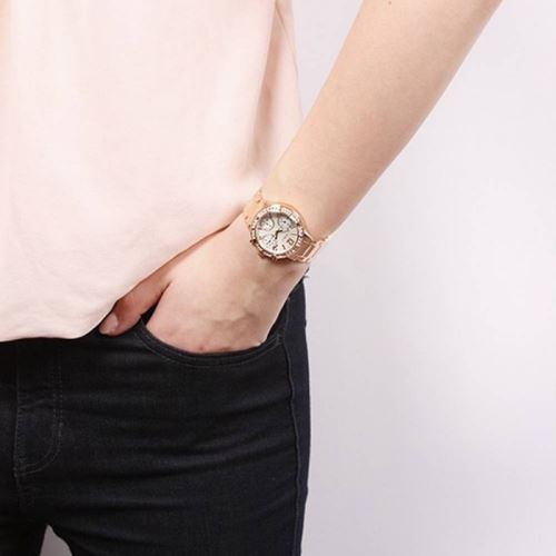 Guess w0546l3 online