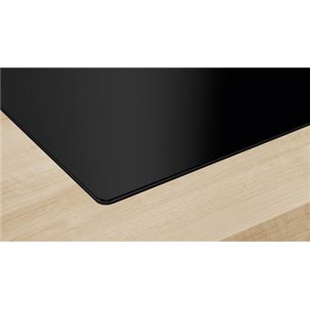 Bosch Serie | 6 PVQ811F15E - Table de cuisson à induction - 4 plaques de cuisson - Niche - largeur : 75 cm - profondeur : 49 cm - classe B - noir avec échappement en aval (extraction et recirculation)