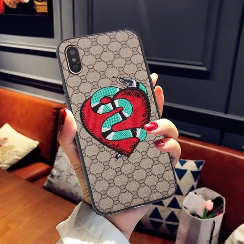 Iphone X / Xs Coque Protection Plastique Tissus Effet Serpent Als80150