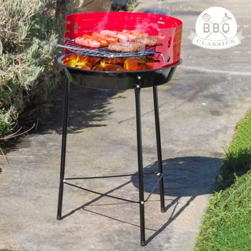 Barbecue barbecue avec des cuisses de barbecue classiques