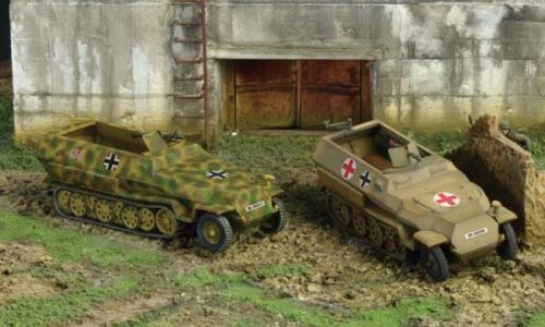 Sd.Kfz.251/1 Ausf.D (x2) Italeri 1/72