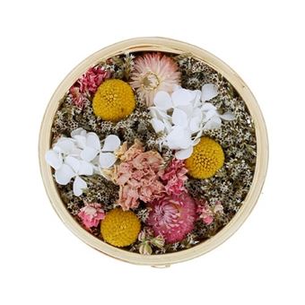 Panier en bambou et fleurs séchées